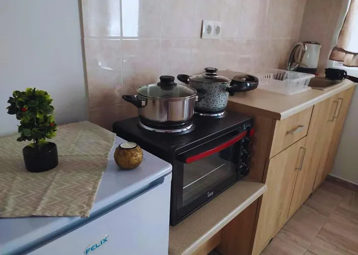 Christos Family Apartments Β